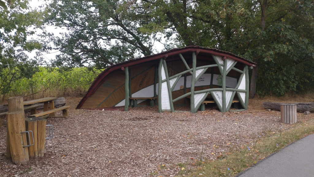 Lunch shelter near L 81