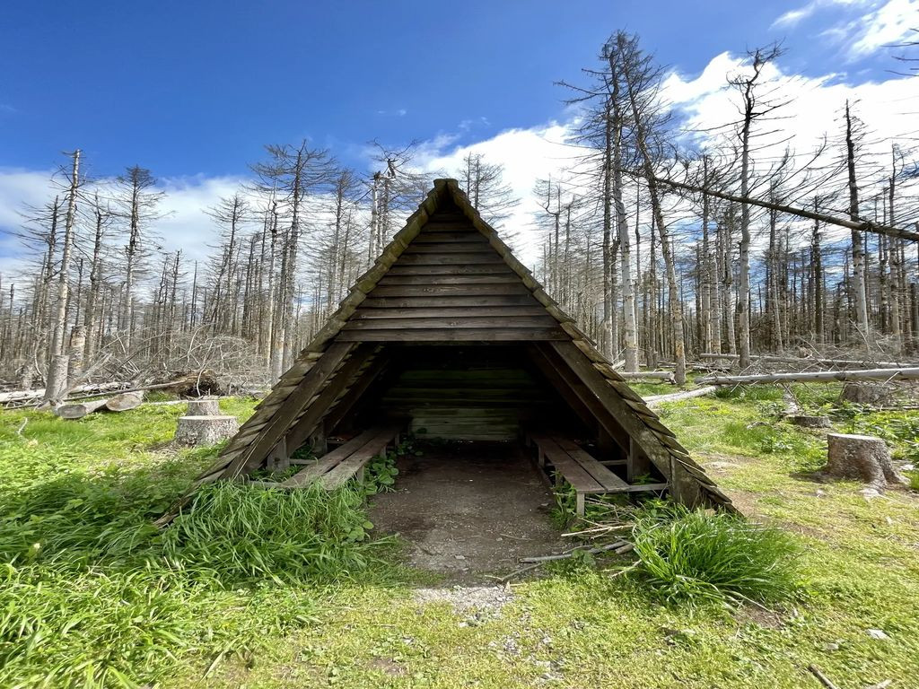 38855 - Schutzhütte Vor Den Klippen