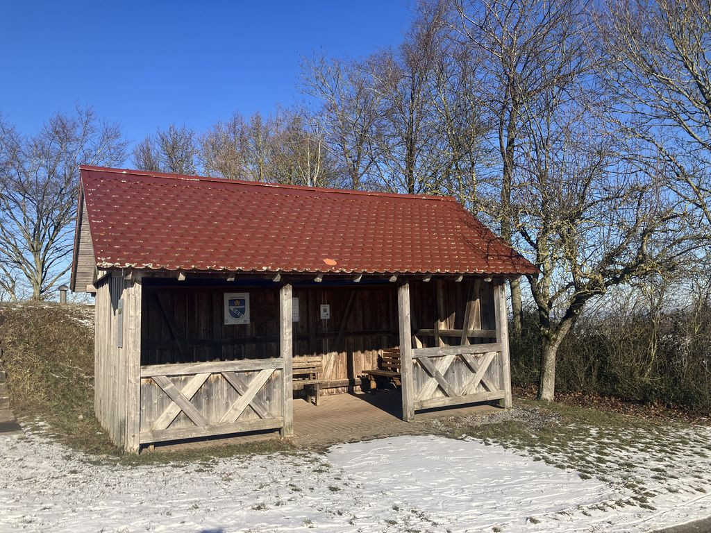 9726- Schutzhütte