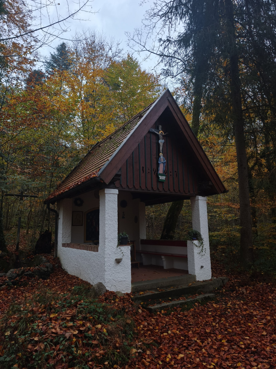 Lunch shelter near B 304