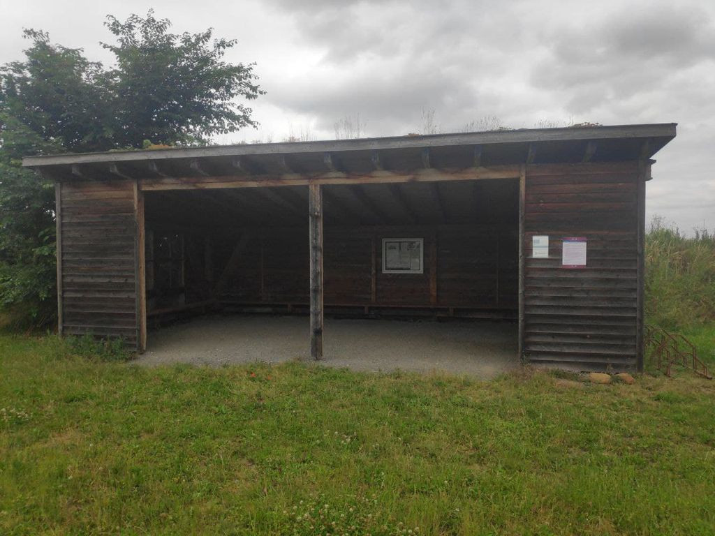 Shelter near Pont de Cachan