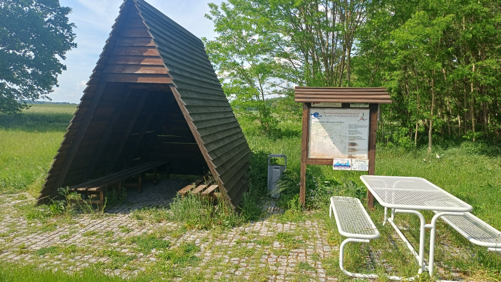 Shelter near K 2232