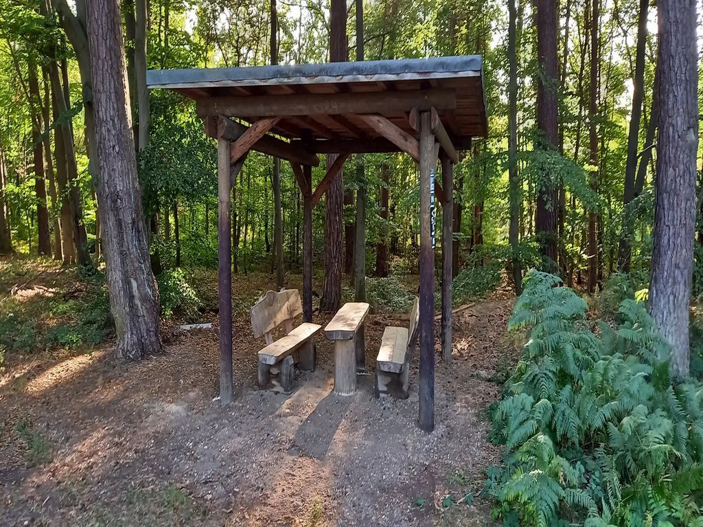 Lunch shelter near Brück-Forsbacher Weg