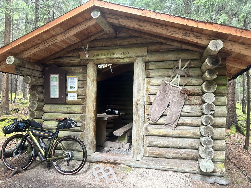 Hütte am Zigeunerfelsen