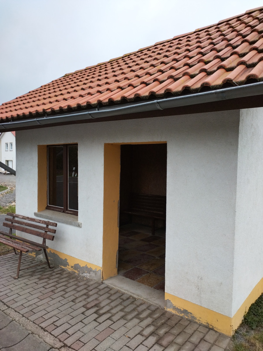Shelter near Alte Weinstraße