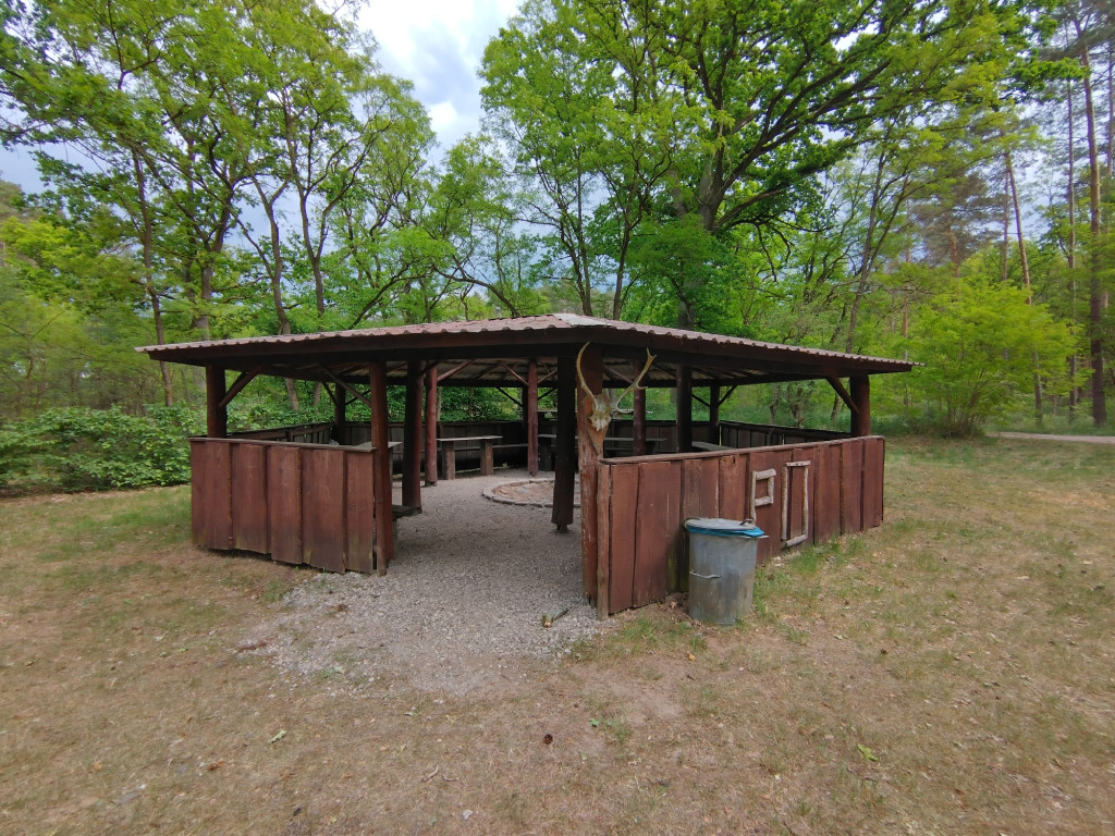 Shelter near Alte Lüneburger Bahn