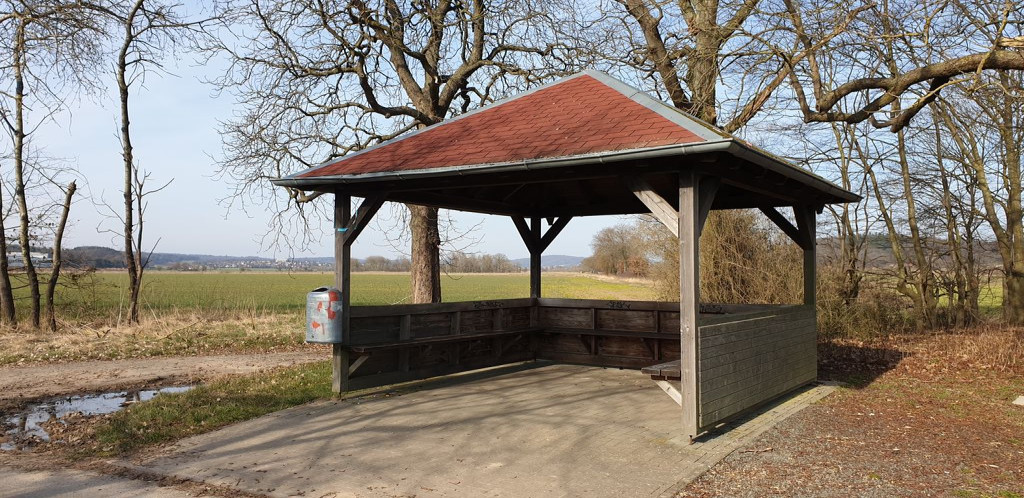 Lunch shelter near L 3048