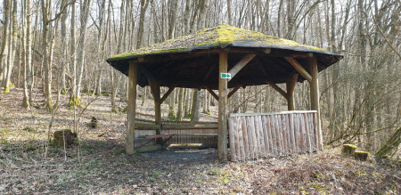 Lunch shelter near L 3324