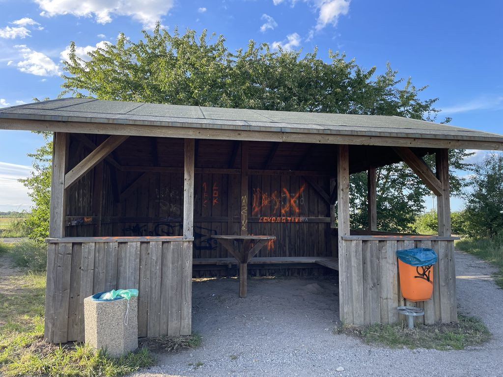 Große Schutzhütte Seelhausener See Nordufer