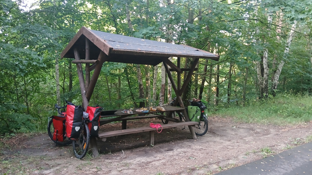 Lunch shelter near L 15