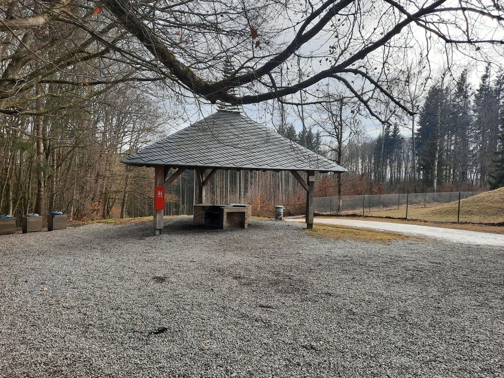Grillhütte überdacht