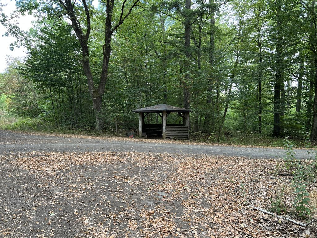 Lunch shelter near L 3355
