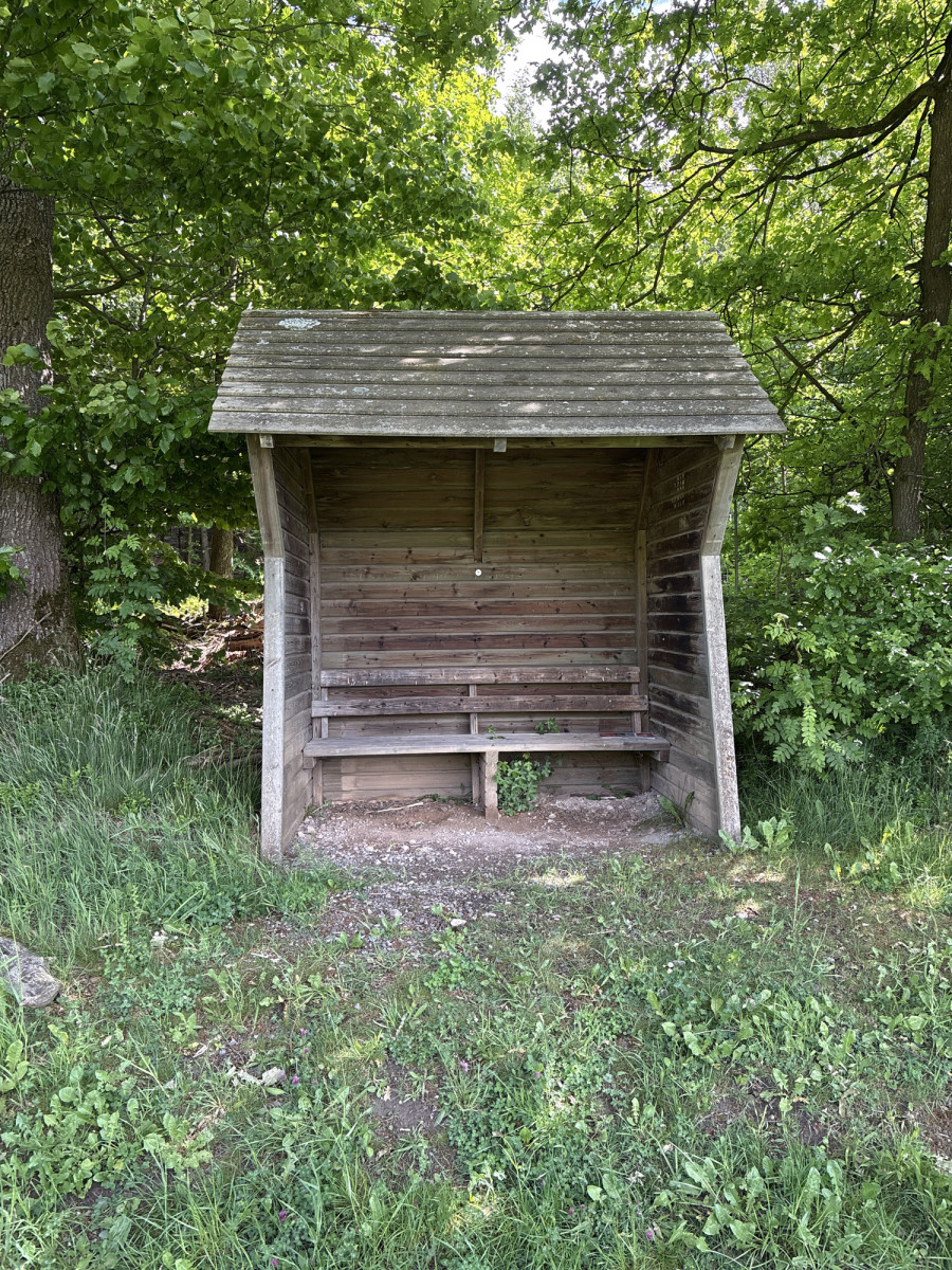 Shelter near Zum Felsenkeller