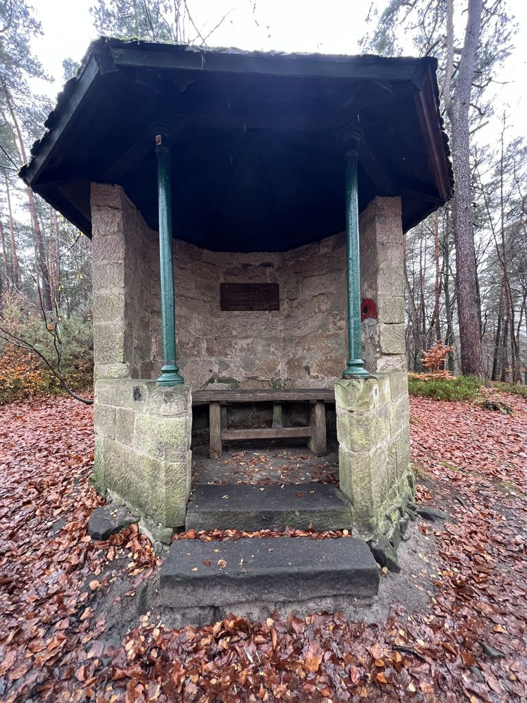 Shelter near Zum Marienhäuschen