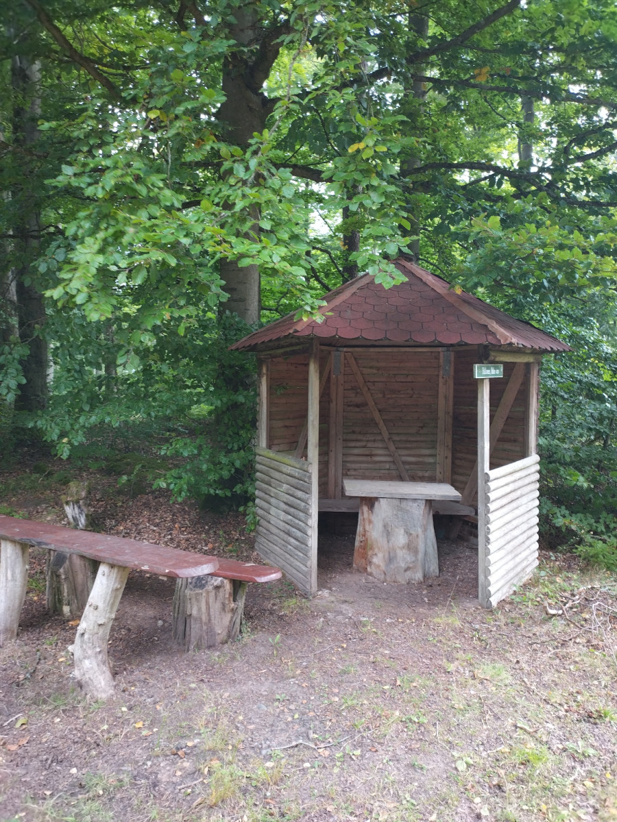 Lunch shelter near L 3248
